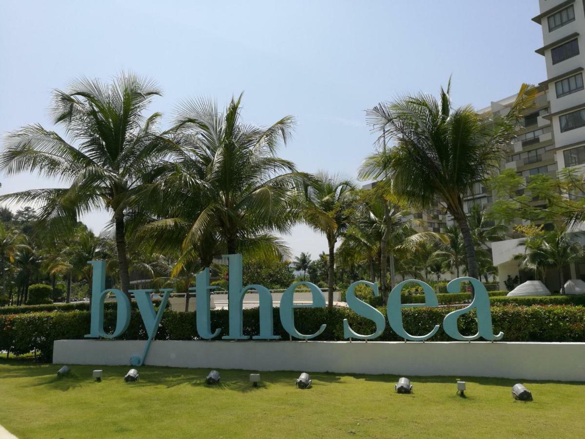 By The Sea Beachfront Penang 峇都丁宜 外观 照片